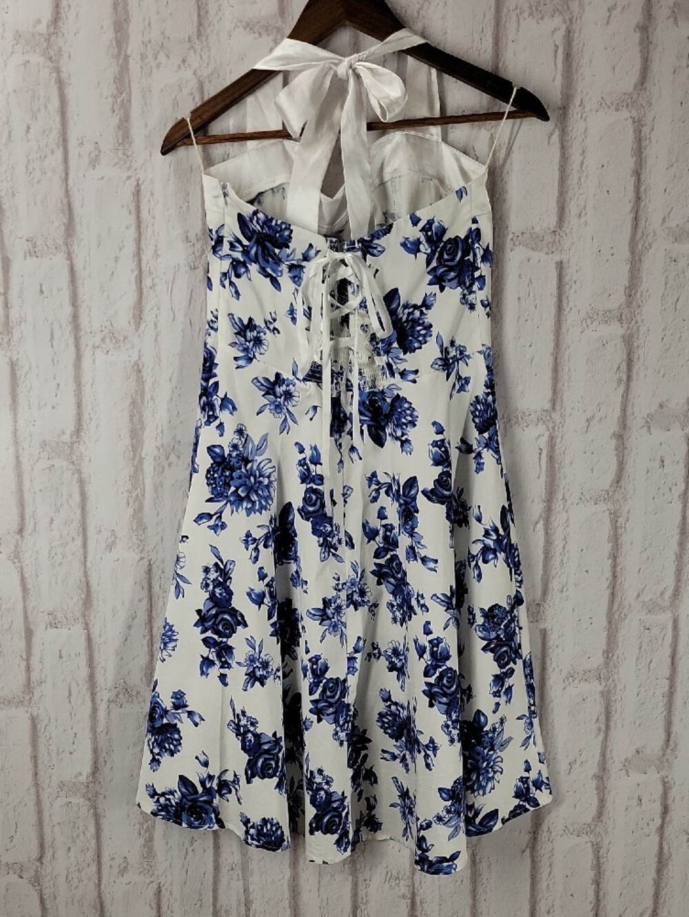 White Midi Dress with Blue Floral Print and Sweetheart Bodice - Picture 4 of 7